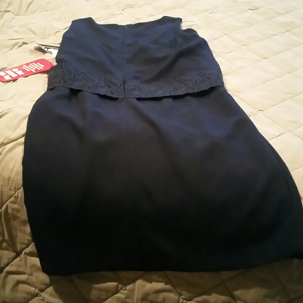Dress - Picture 3 of 4